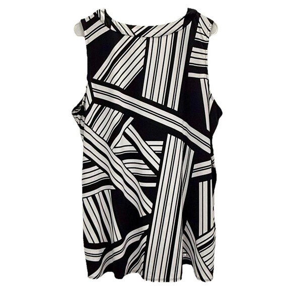 Alfani Woman Plus Size 2X Black And White Geometric Sleeveless Blouse - Picture 2 of 6